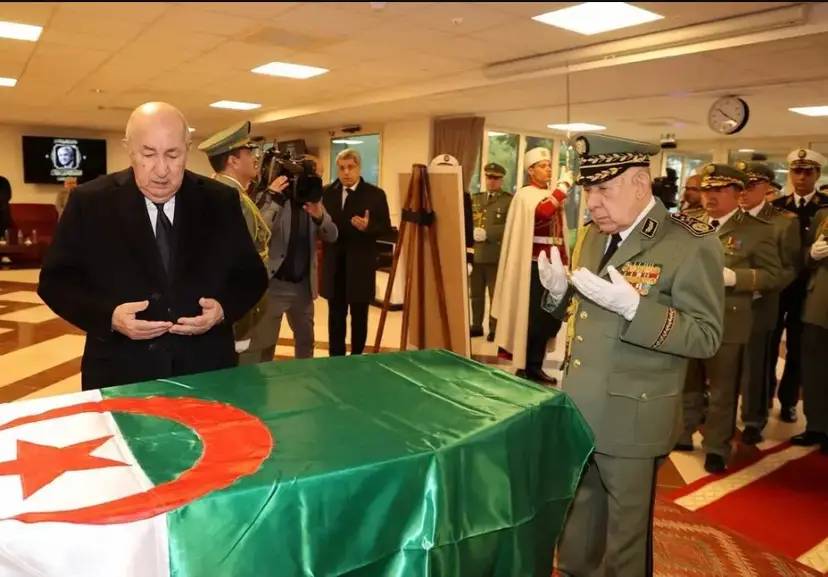 The President of the Republic Abdelmadjid Tebboune visited "Mohamed El-Saghir Nekkach" Military Hospital in Algiers to pay his final respects to the late former President of the Republic, Mujaheed Liamine Zeroual